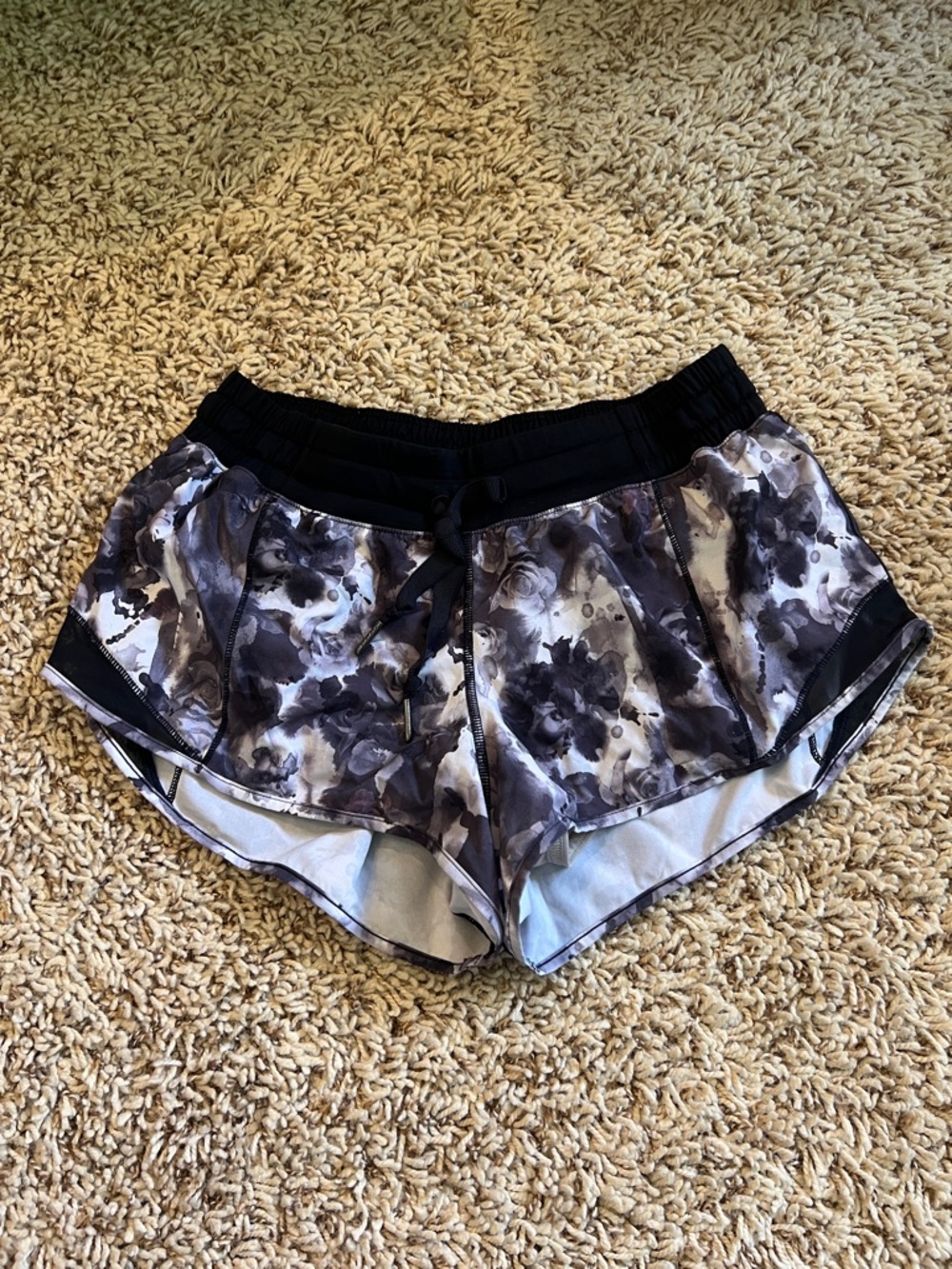 Lululemon work out shorts